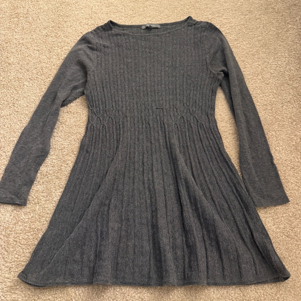 Daisy fuentes gray knit dress
